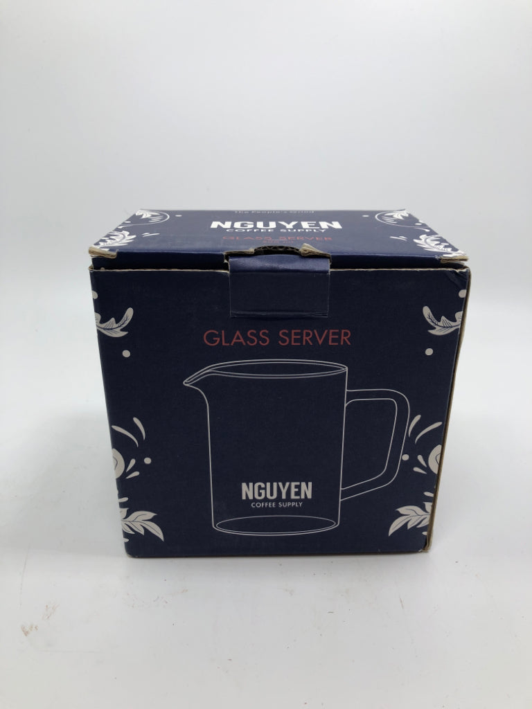 CLEAR GLASS COFFEE SERVER IN BOX.