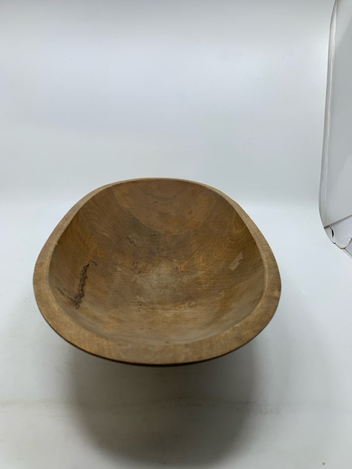 RUSTIC OVAL DARK WOOD CARVED BOWL.