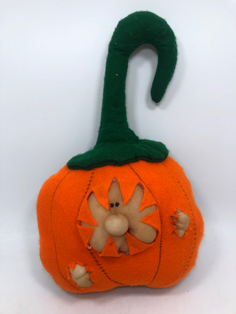 FELT PUMPKIN W/FACE.