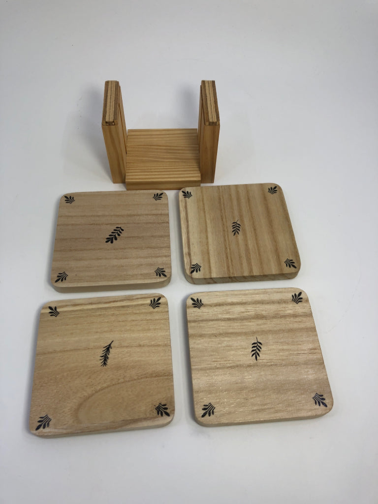 4PC WOODEN COASTER W/LEAF DESIGN & HOLDER.