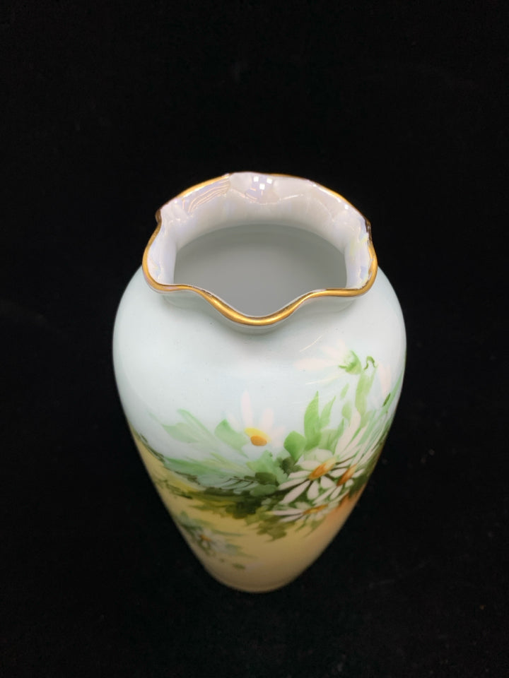 VTG DAISY PAINTED VASE W/GOLD RUFFLED RIM- AUSTRIA.