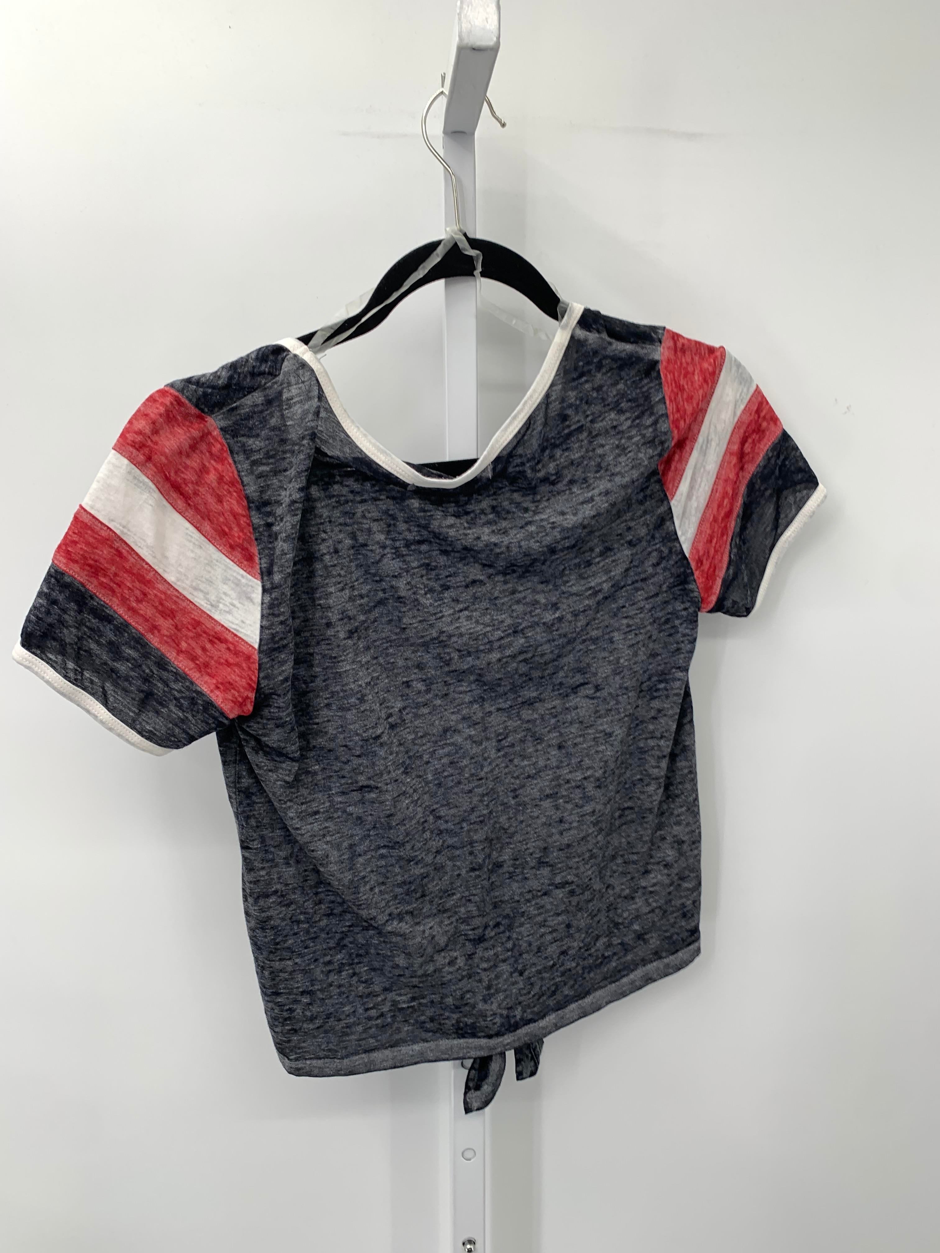 Size Medium Juniors Short Sleeve Shirt