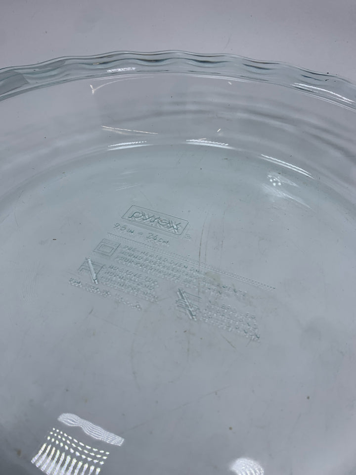 PYREX CLEAR PIE PLATE.