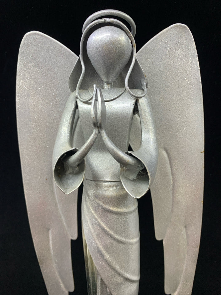 WELDED METAL ANGEL PRAYING W/CRACKLE DRESS.