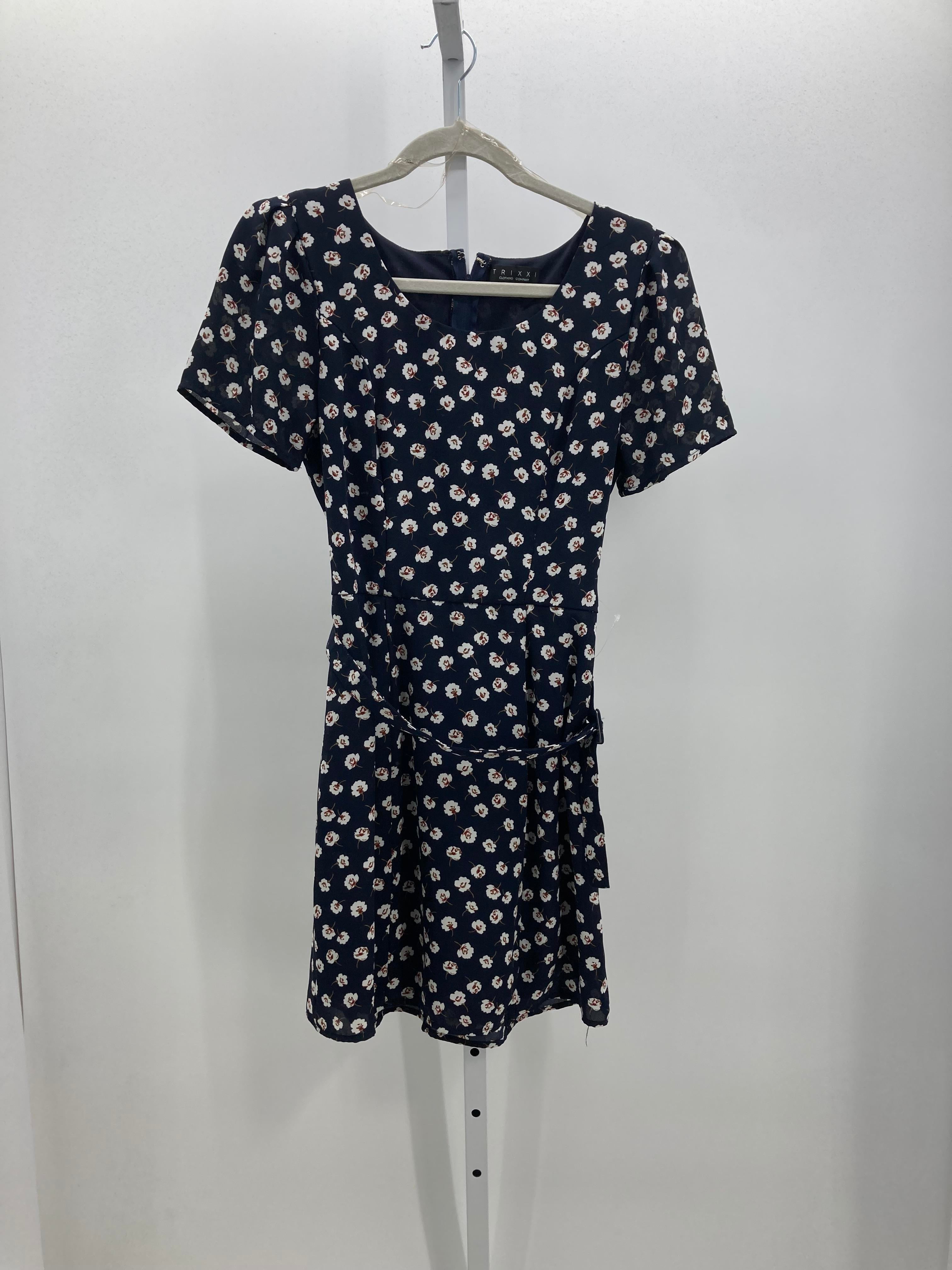 Trixxi Size Medium Juniors Short Sleeve Dress
