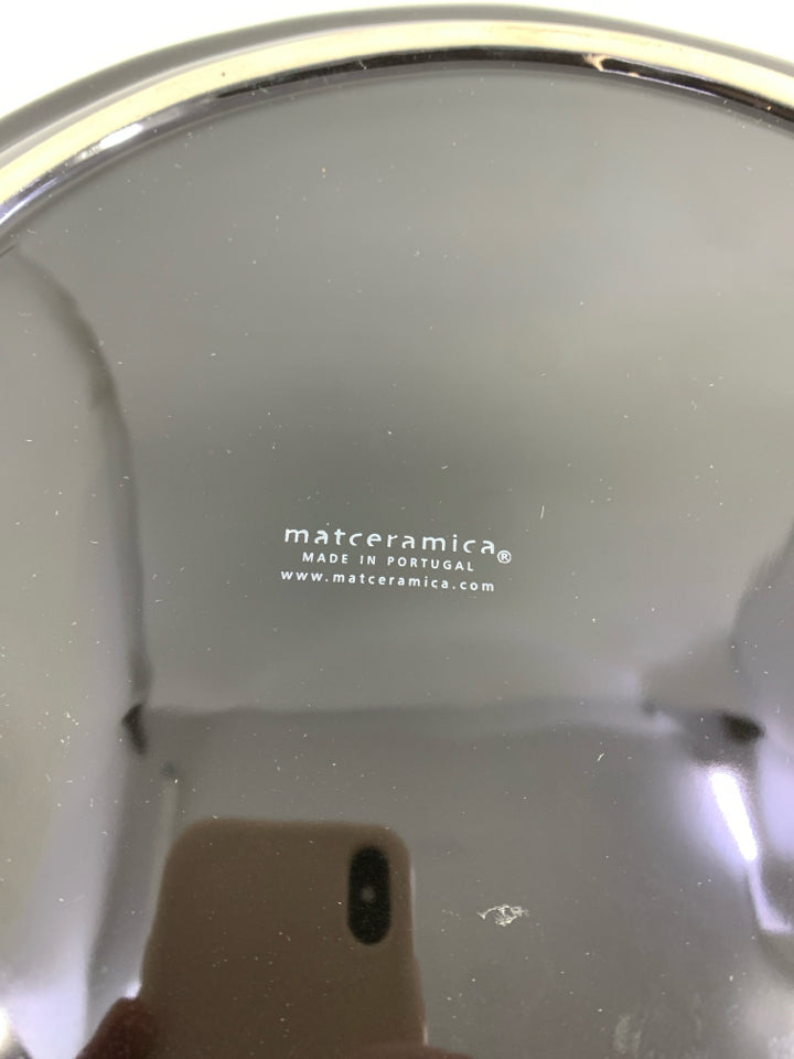 BLACK DIVIDED SERVING PLATTER.