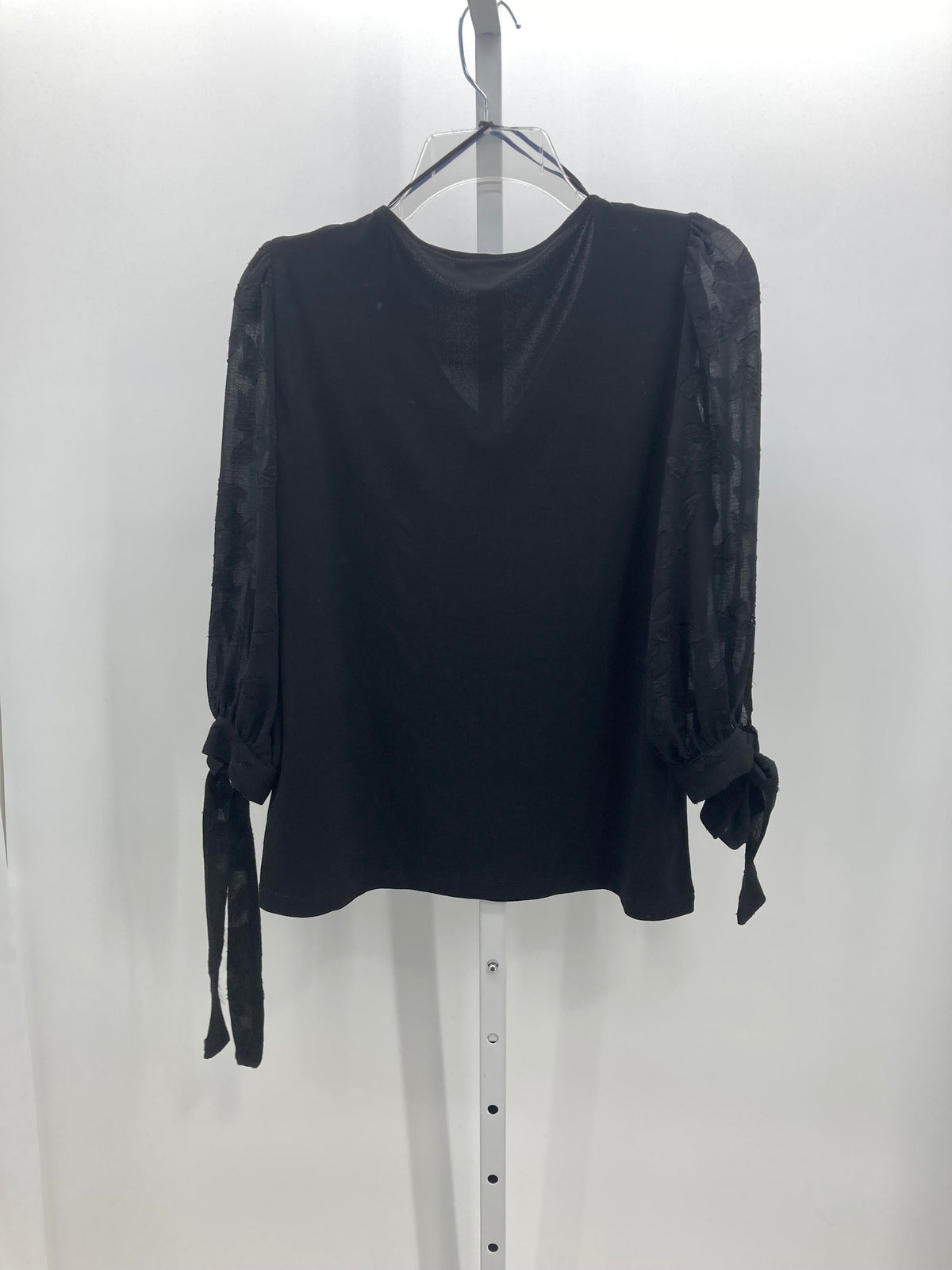 CeCe Size Medium Misses 3/4 Sleeve Shirt