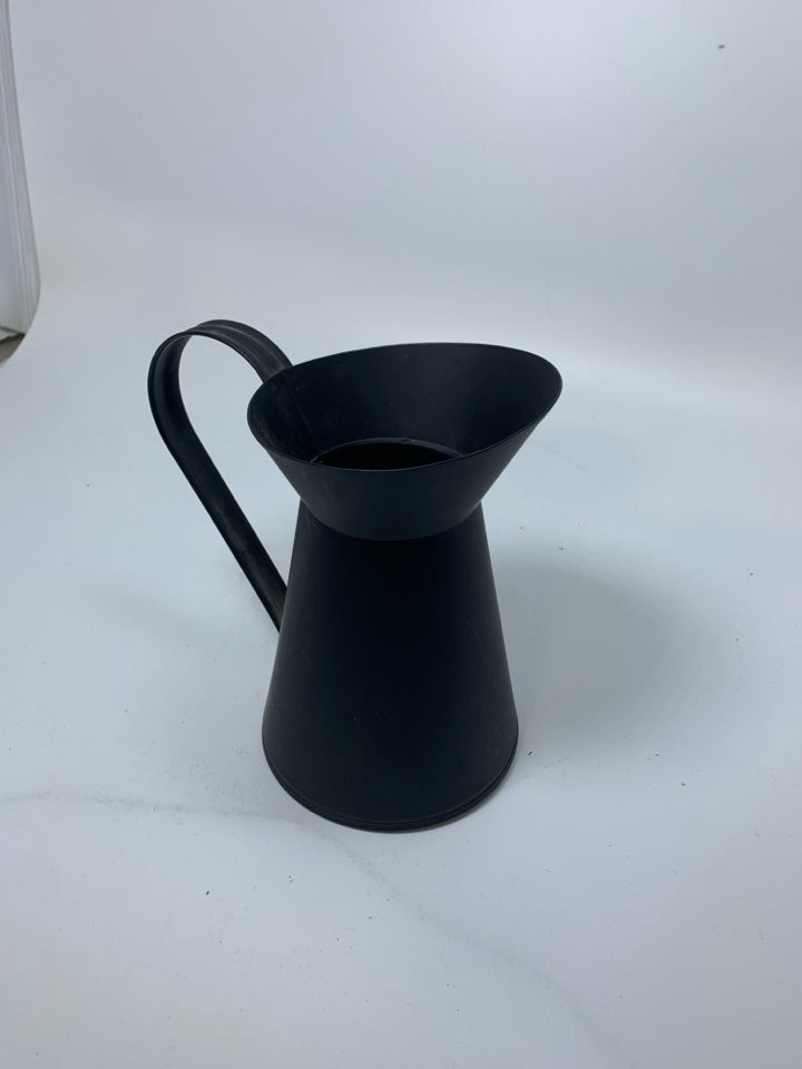 METAL DECORATIVE PITCHER W/ EMBOSSED RED STAR.
