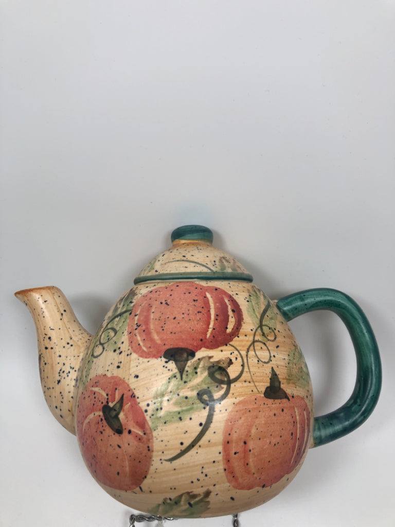 GREEN/ORANGE PUMPKIN /LEAF TEAPOT W/LID.