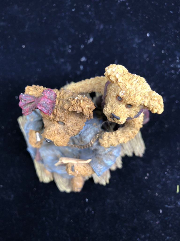 BOYDS BEAR MOM AND DAUGHTER FIGURE.