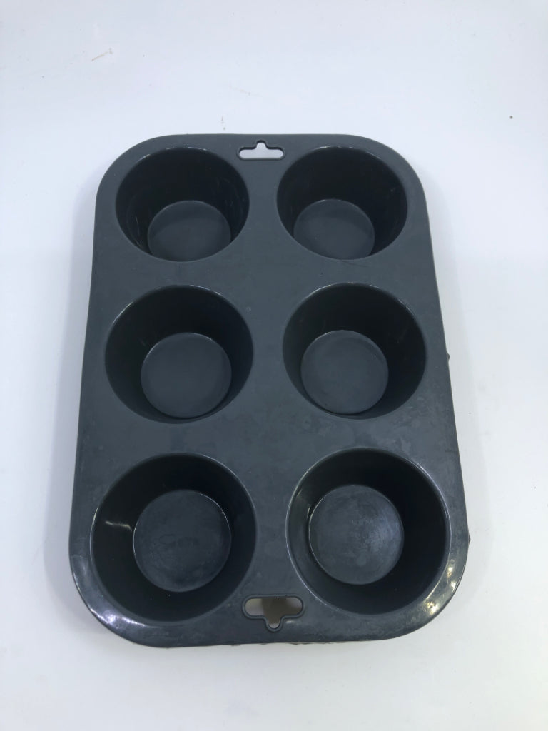 GRAY SILICONE MUFFIN TRAY 6-MUFFINS.