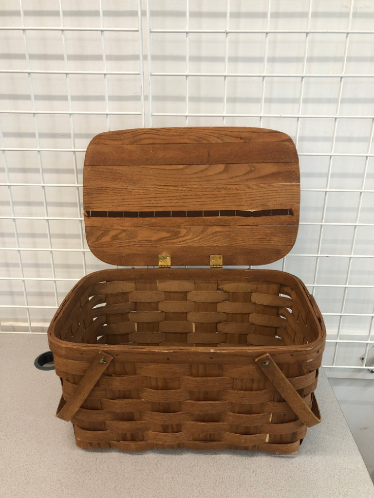 FLIP TOP PICNIC BASKET W/BLUE PAINTED LEAVES.
