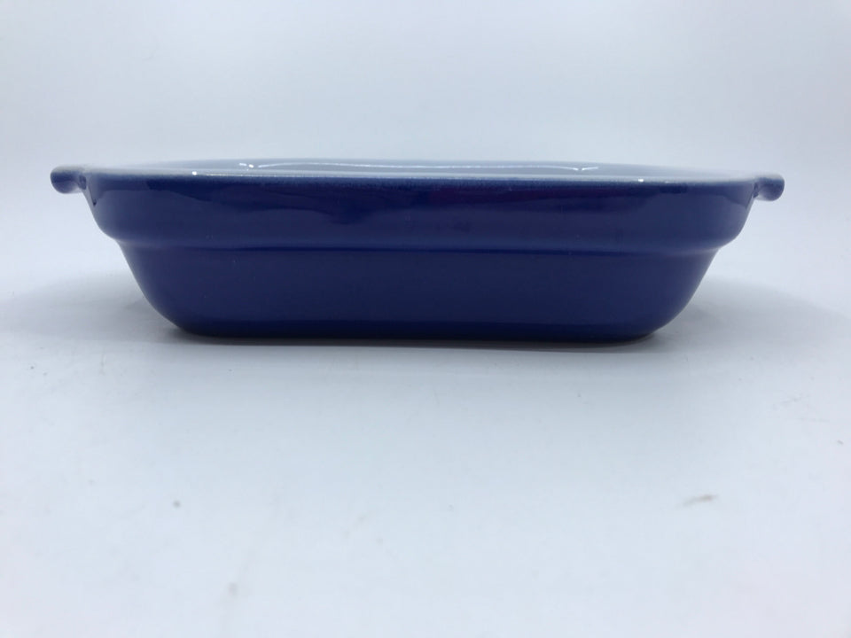 LIGHT BLUE RECTANGLE STONEWARE BAKING DISH.