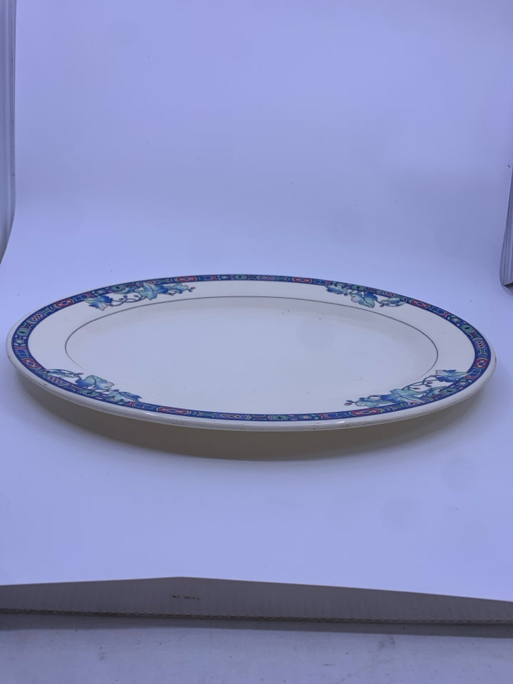 VTG 4 PC AZTEC PATTERN MELAMINE SERVING SET- 3 BOWLS W LIDS AND PLATTER.