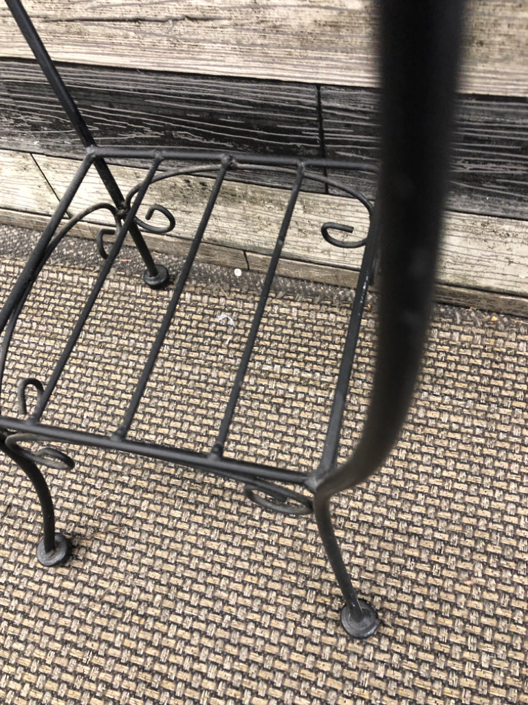 SQUARE WICKER PLANT STAND W/BOTTOM RACK & CURVED LEGS.