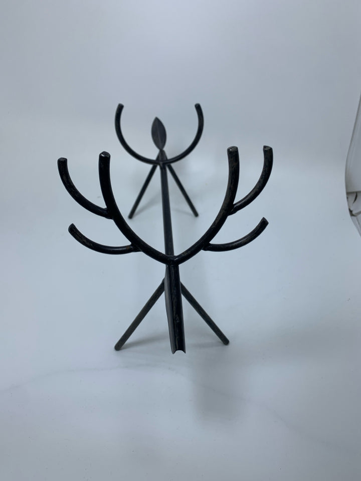 METAL STANDING STICK FIGURE REINDEER WINE BOTTLE HOLDER.