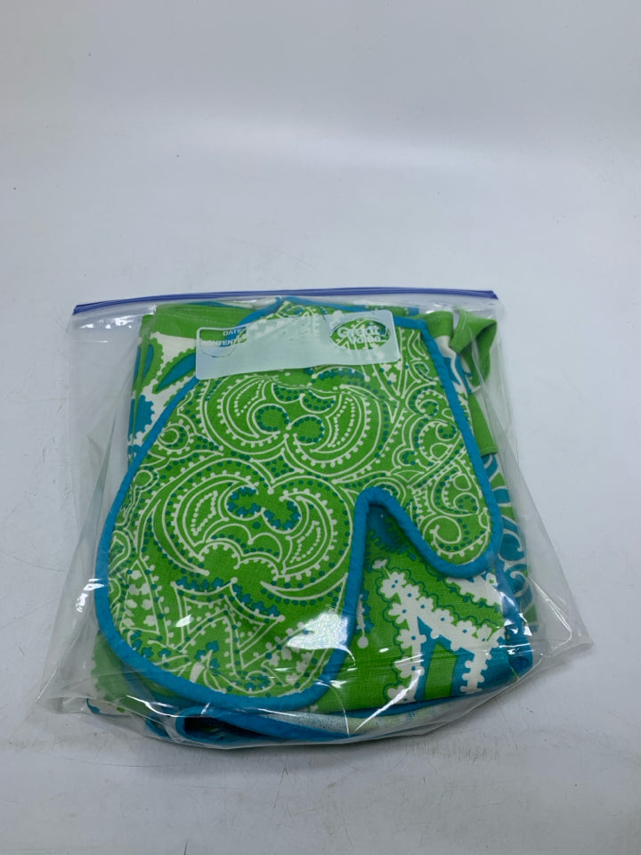 3 PC GREEN/BLUE PAISLEY PATTERN OVEN MITT APRON & KITCHEN TOWEL IN BAG.