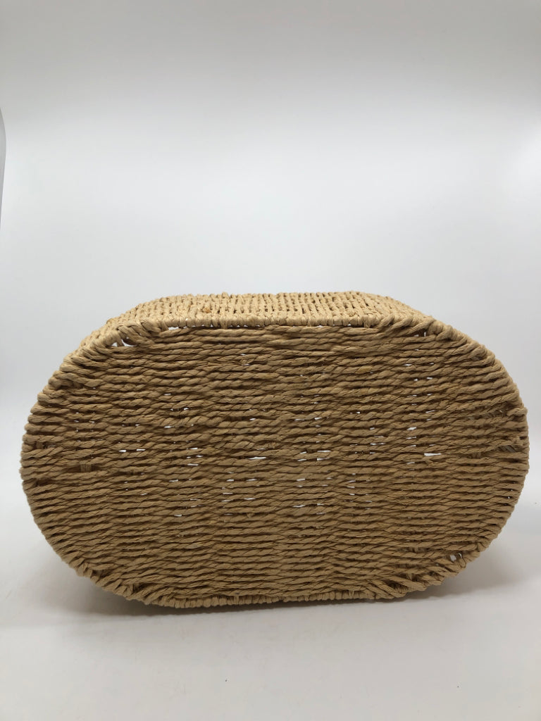 DIVIDED WICKER BASKET W/HANDLES.