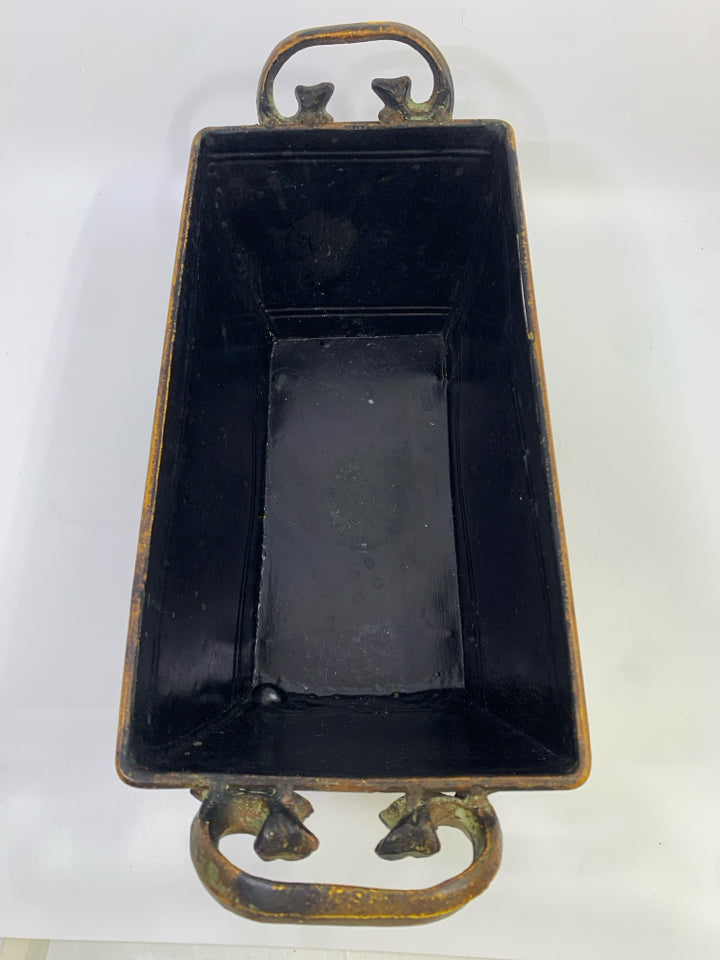 GOLD PAINTED SQUARE METAL BUCKET W/HANDLES.