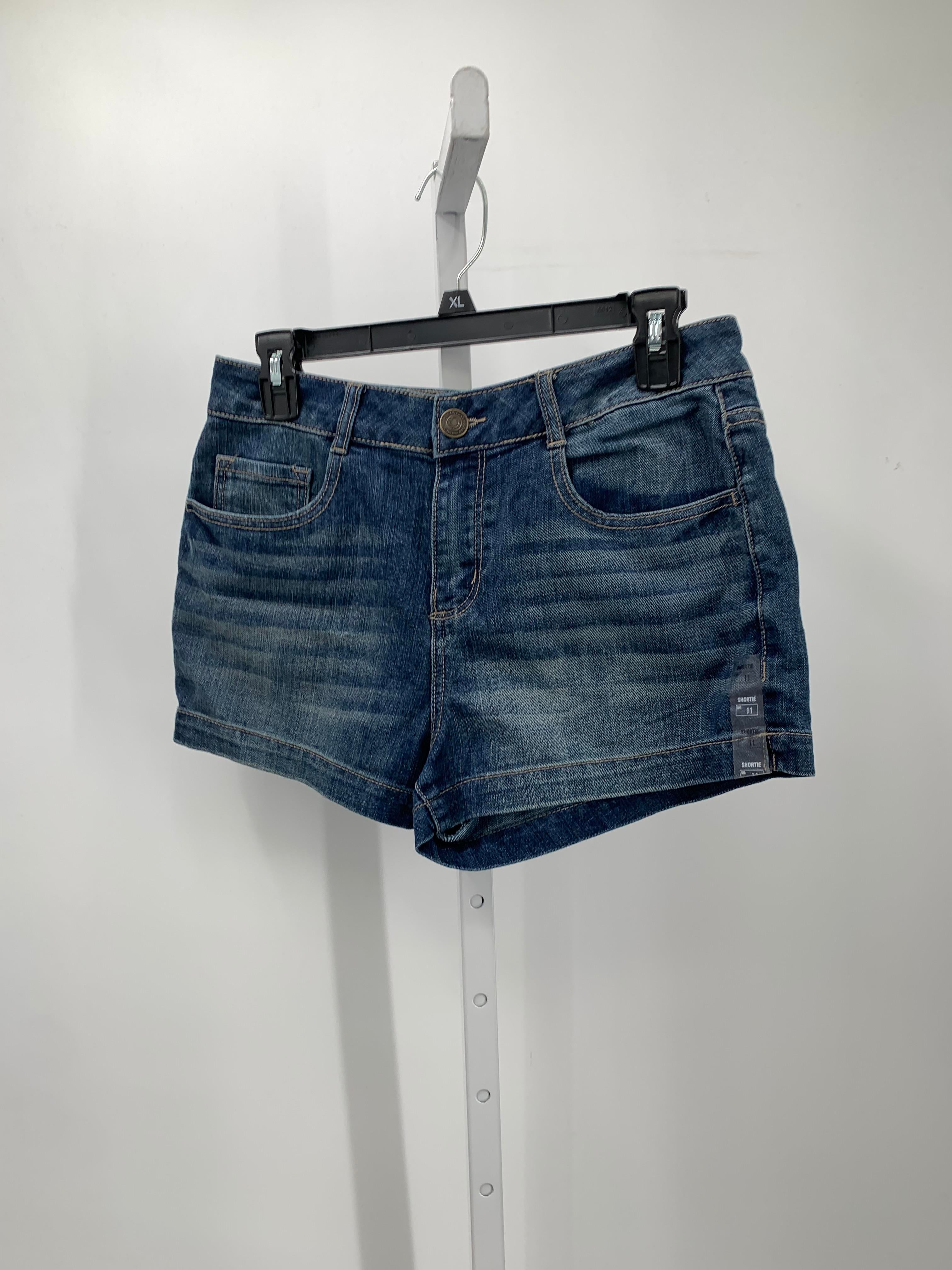 SO Size 11 Juniors Shorts