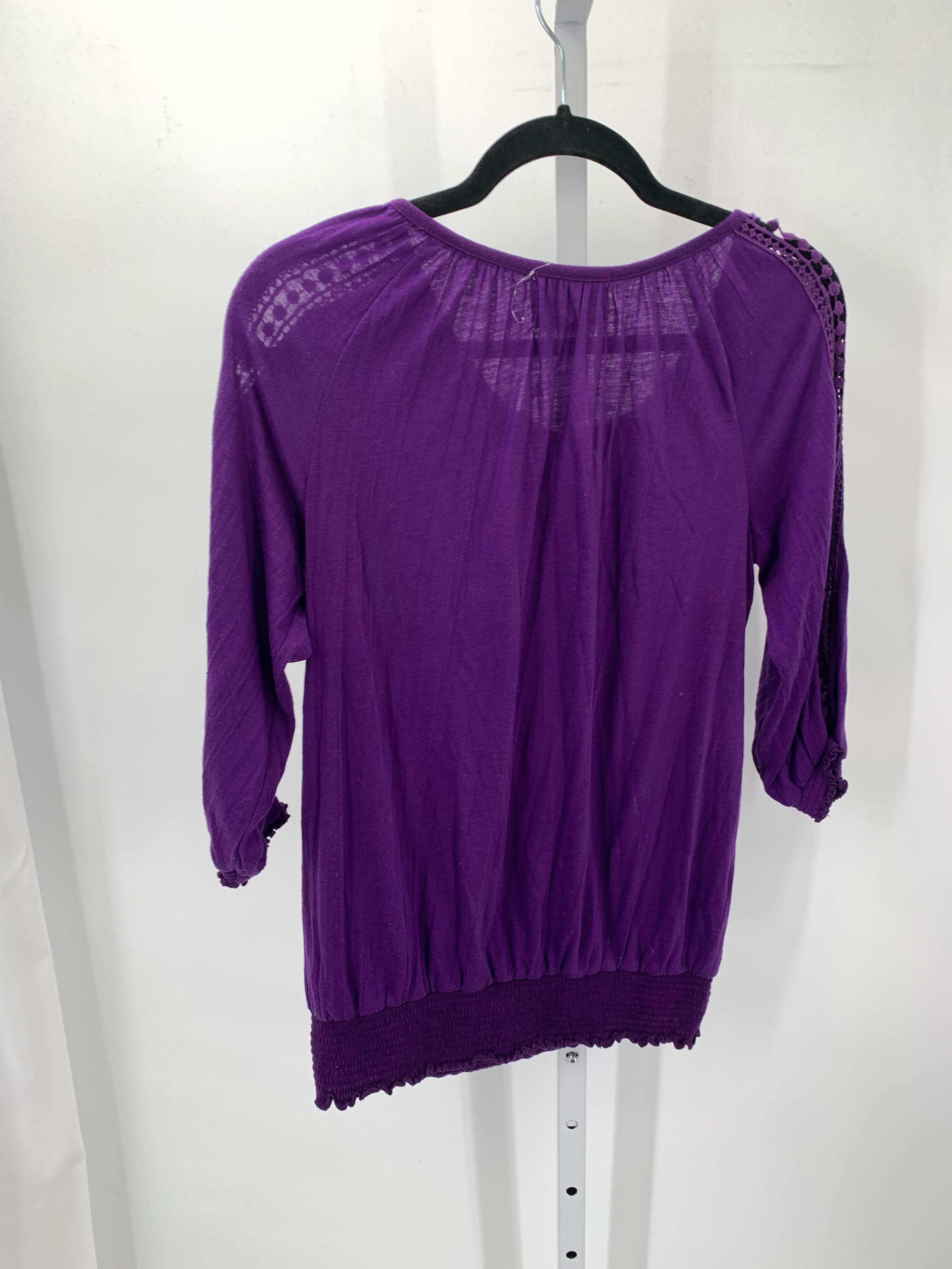 Size Small Misses 3/4 Sleeve Shirt