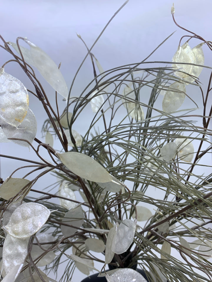 BLACK VASE/GREEN CREAM LEAF DESIGN W/ SILVER IRIDESCENT LEAVES.