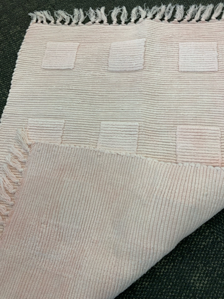 LIGHT PINK RUG W/SQUARE DESIGN.
