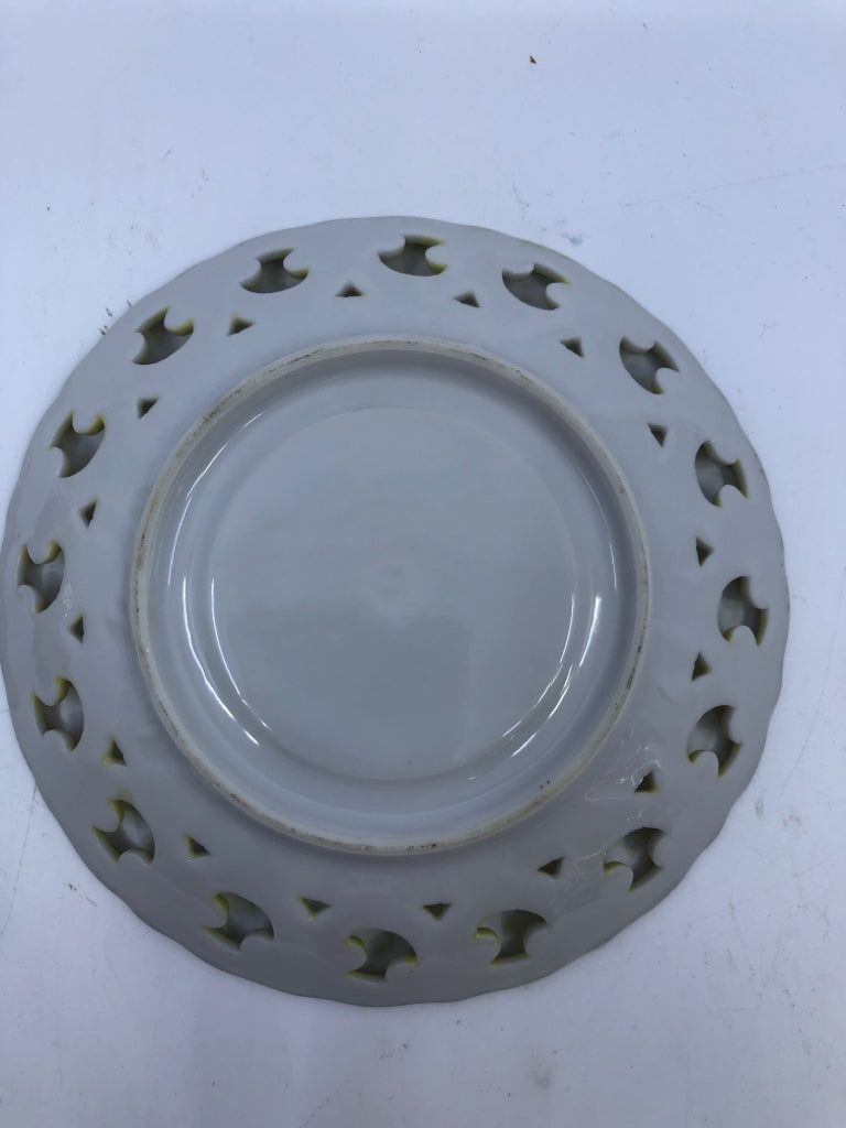 VTG PALE YELLOW W GOLD ACCENTS AND LACE PATTERN TEACUP AND SAUCER.