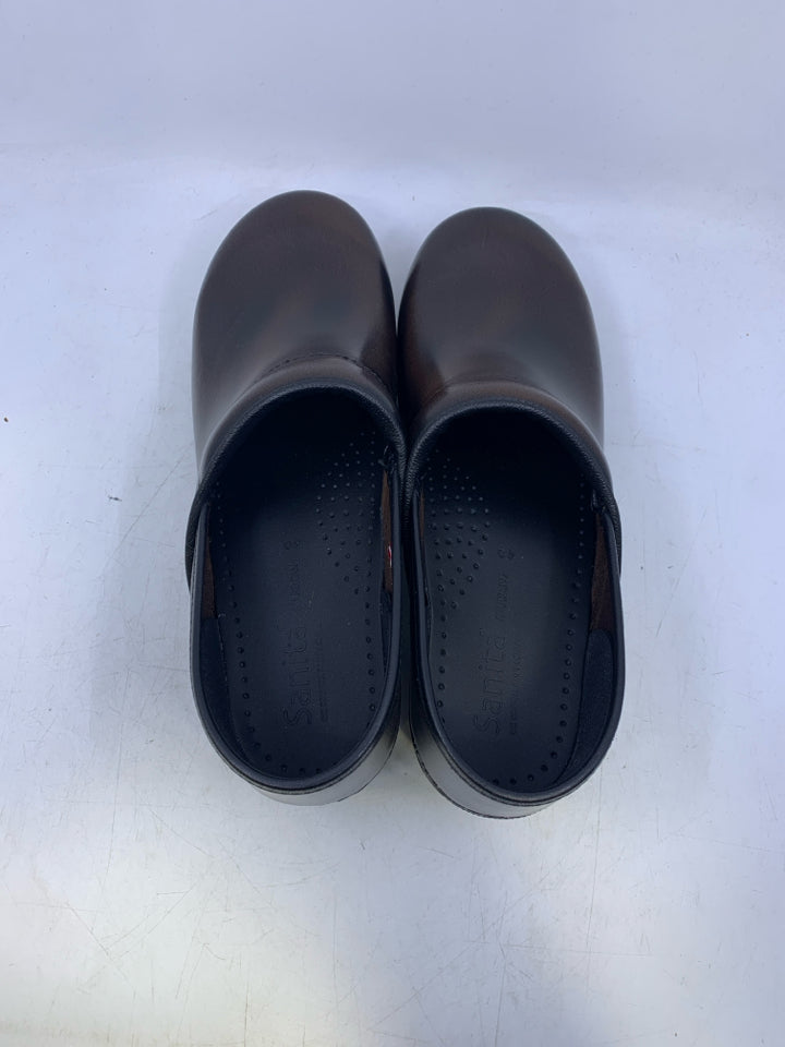 Sanita L Shoe Size 9.5 Clogs