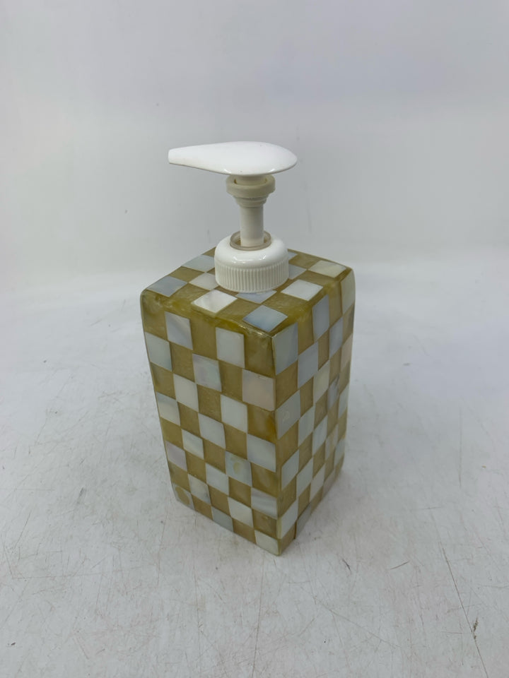 RESIN TAN W/ WHITE CHECKERED.