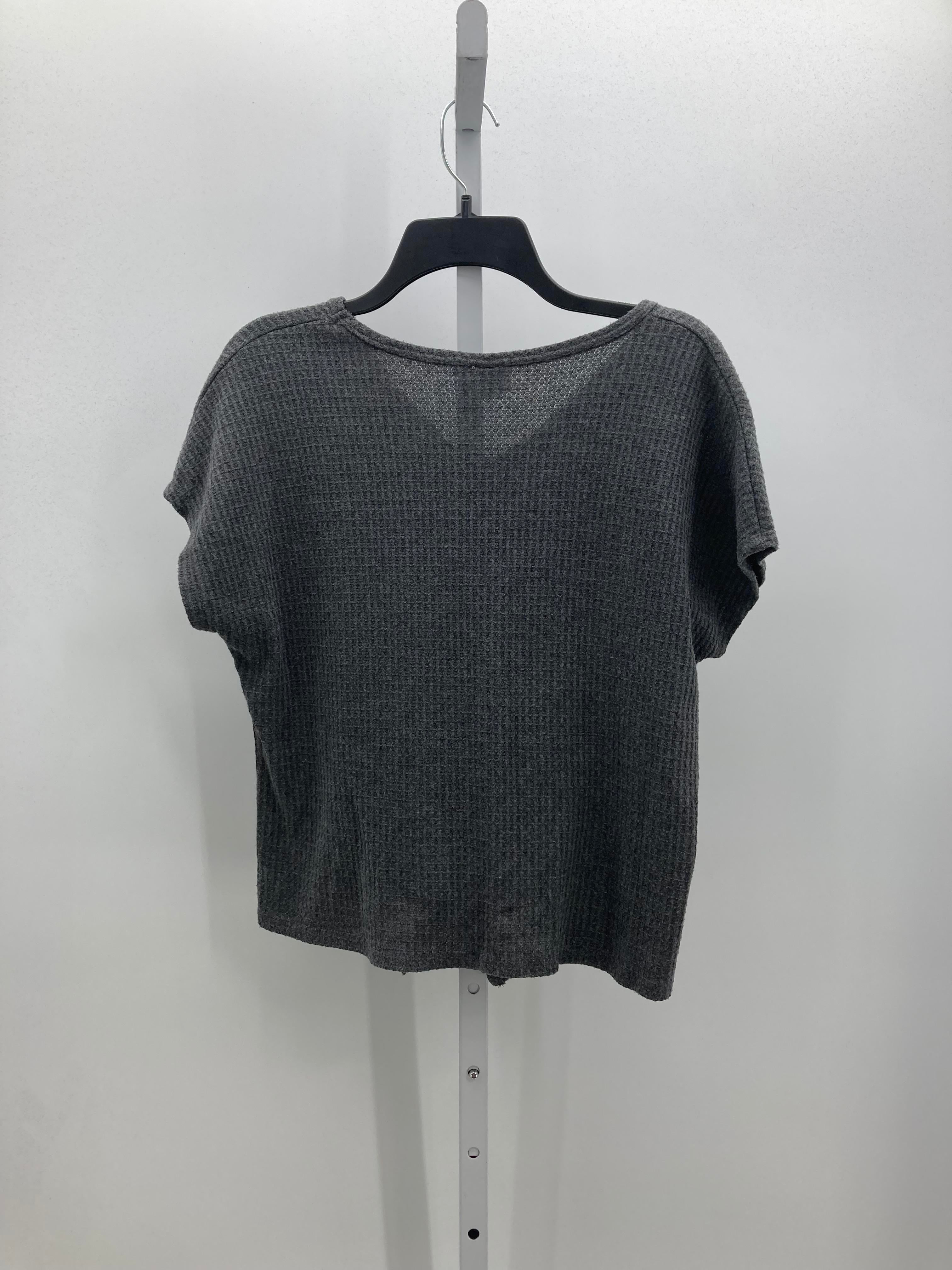 Paper Crane Size Small Juniors Short Sleeve Shirt