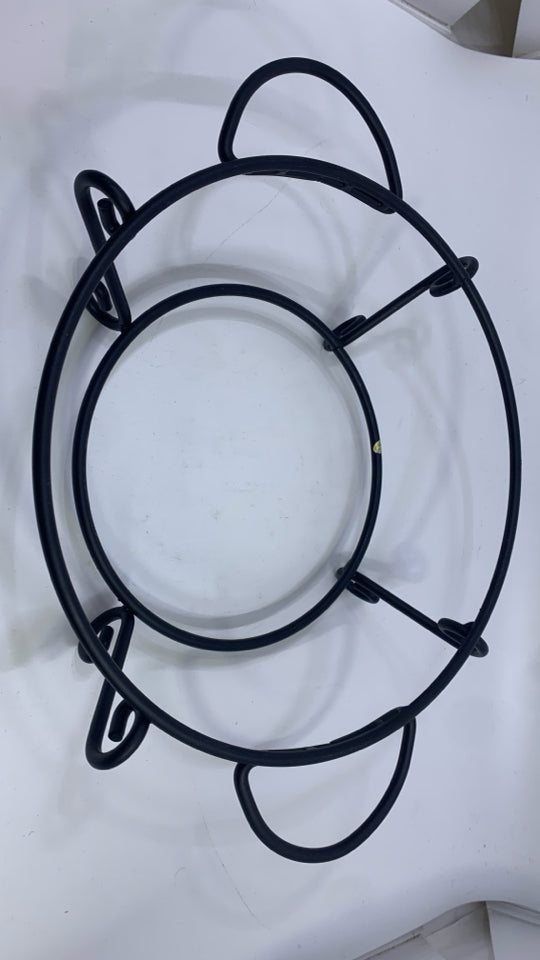 ROUND WHITE SERVER IN STAND.