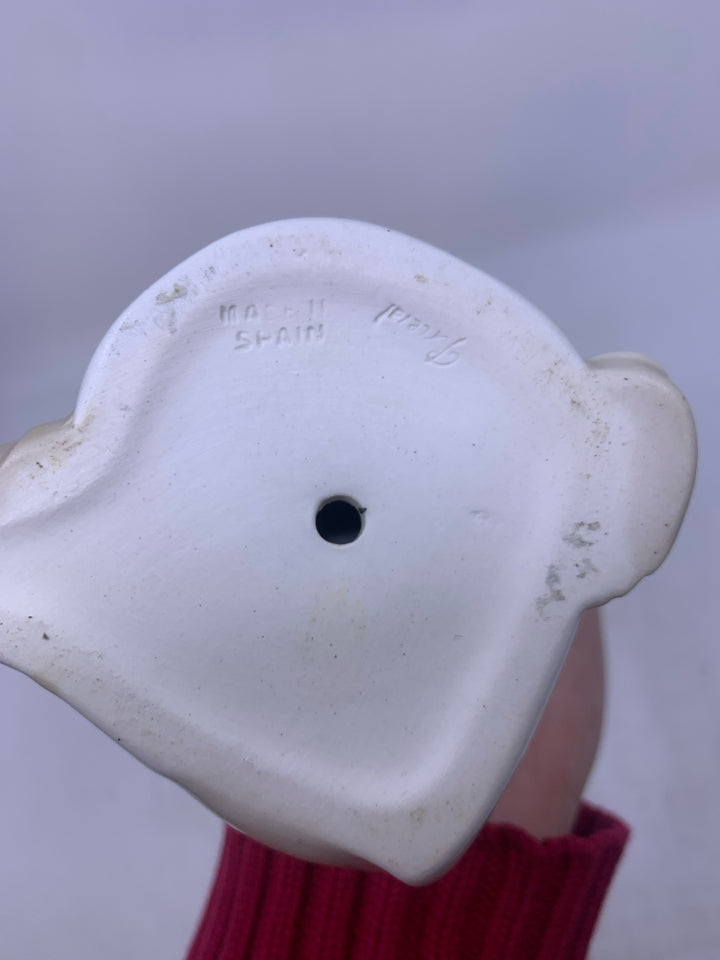 VTG GIRL SITTING W/ SNAIL PORCEVAL MADE IN SPAIN.