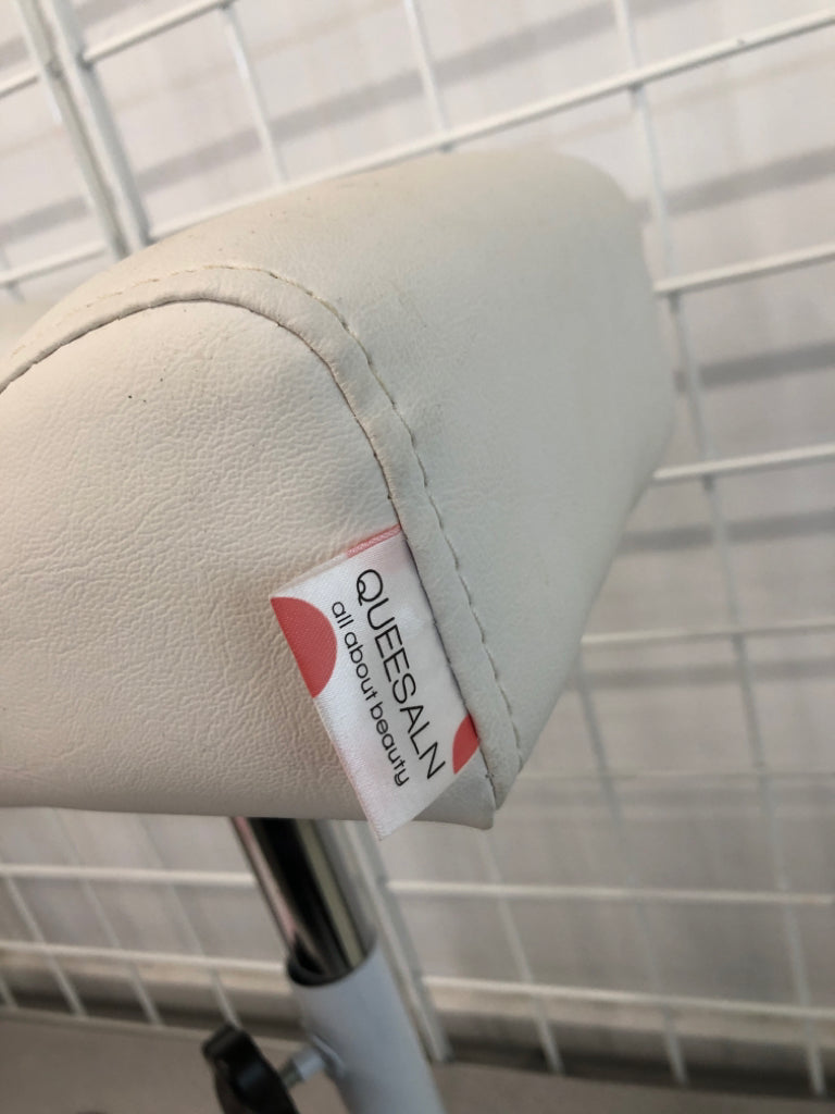 ADJUSTABLE LEG REST STOOL.