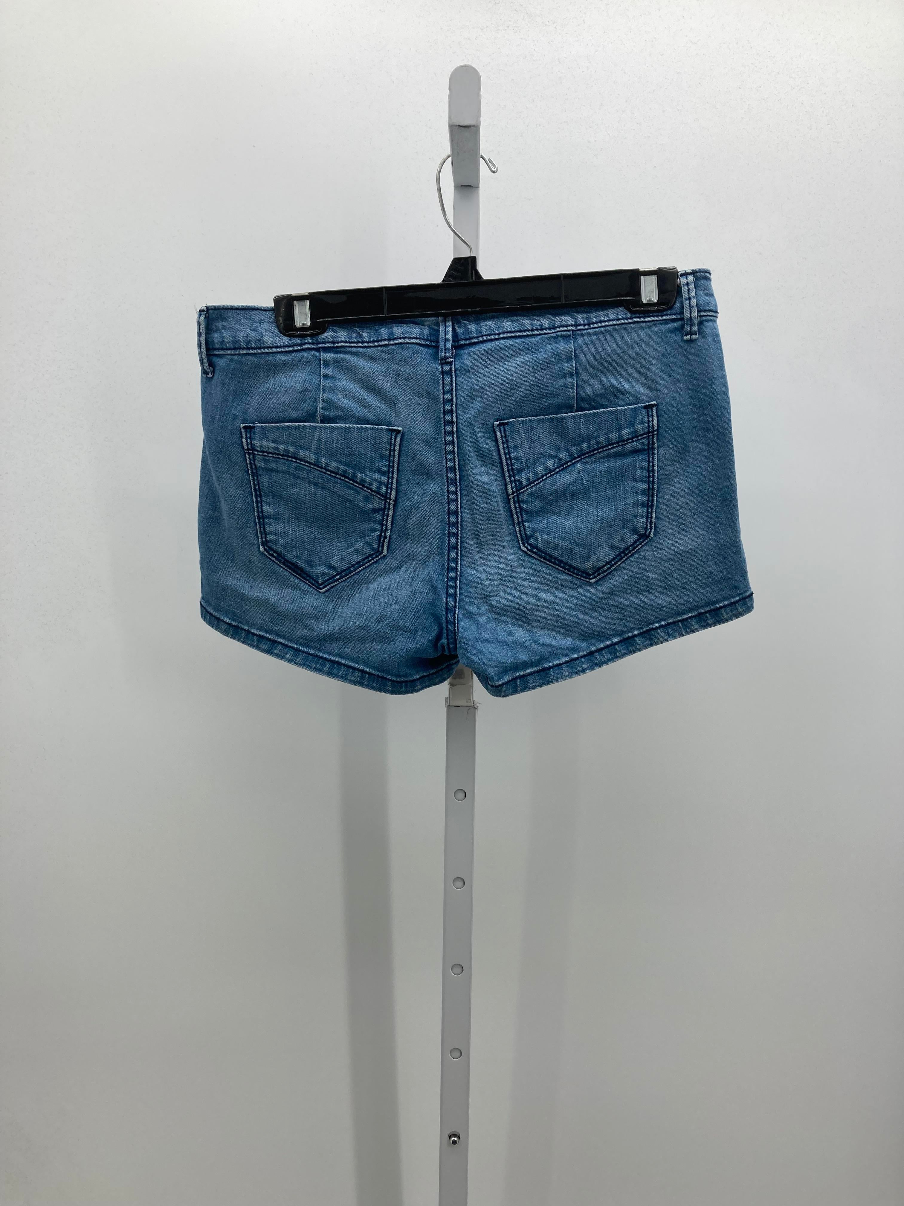 21 Denim Size 8 Juniors Shorts