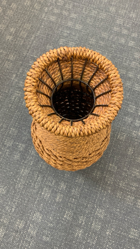 WOVEN BASKET FLOOR VASE.