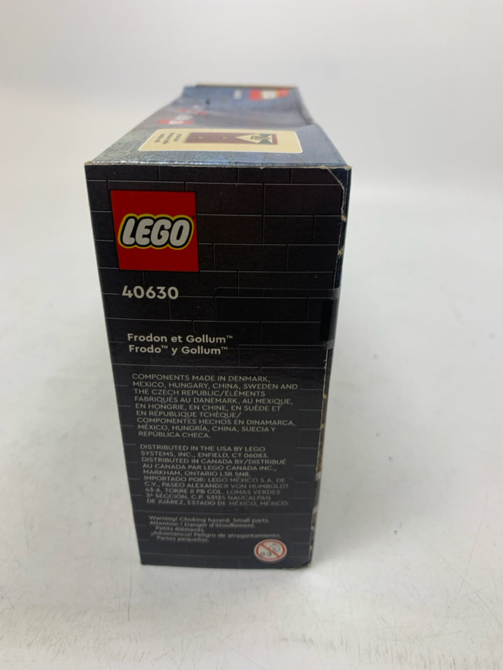 NIB #40630 BRICKHEADZ LORD OF THE RINGS FRODO & GOLLUM SEALED RETIRED.