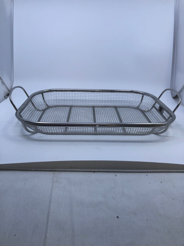 MESH ROASTING PAN- BOBBY FLAY.