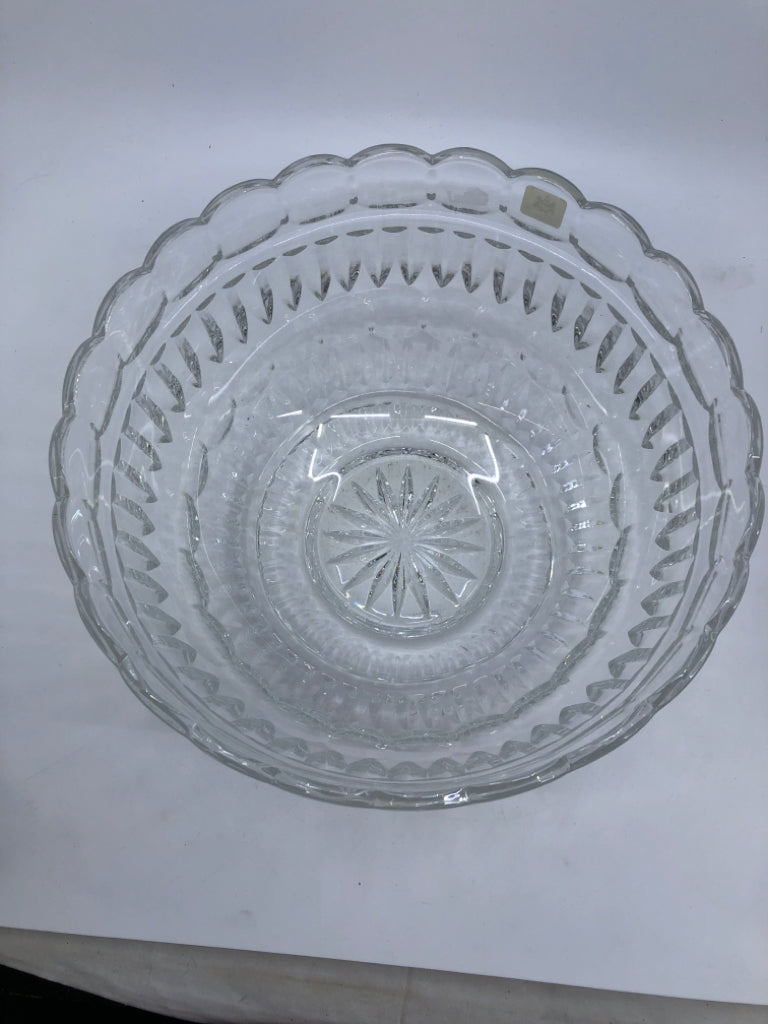 LARGE CRYSTAL BOWL DESIGN GUILD SCALLOP EDGE.