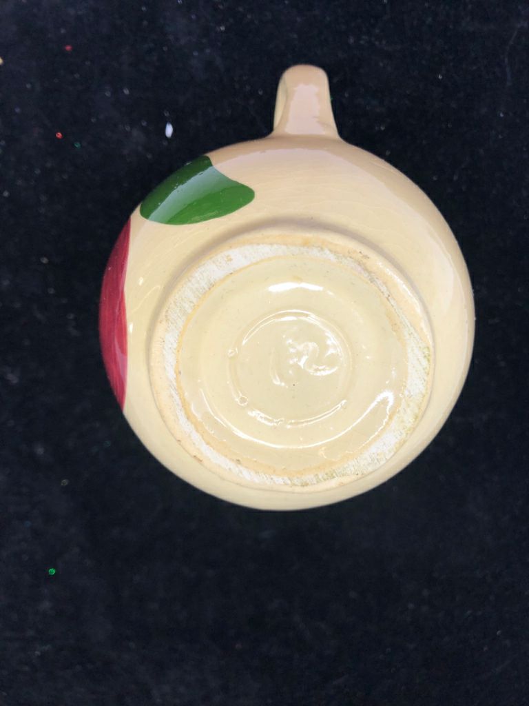 VTG TAN POTTERY CREAMER W APPLE #62.