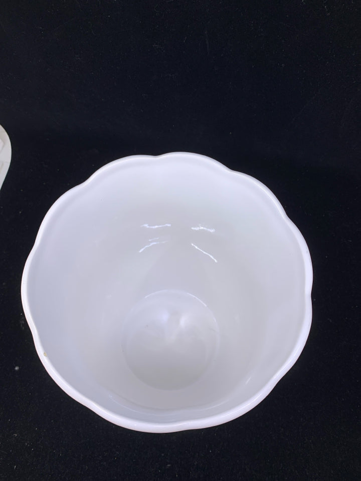 WHITE CERAMIC VASE SCALLOP EDGE PINK/BLUE FLOWER PATTERN.