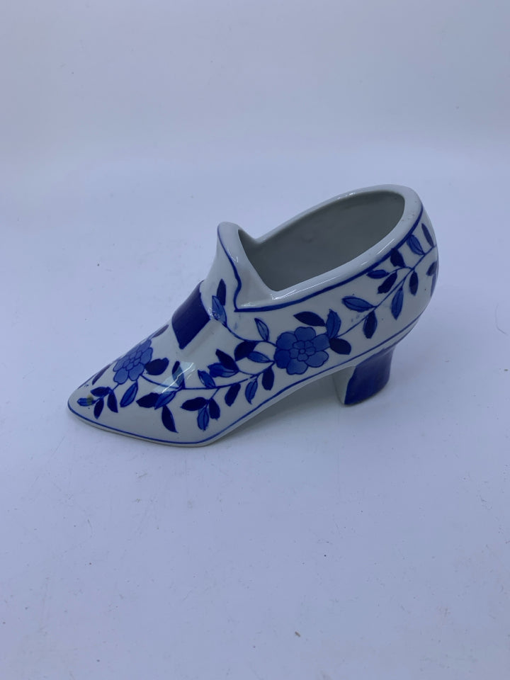BLUE/WHITE HIGH HEEL SHOE PLANTER.