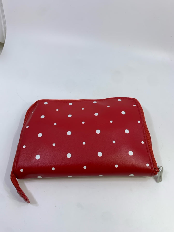 RED TEMPTATIONS FOLDING INSULATED FOOD STORAGE BAG.