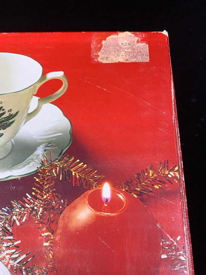 12pc HAPPY HOLIDAYS SVC 4- DINNER PLATES, CUPS, SAUCERS- IN BOX.