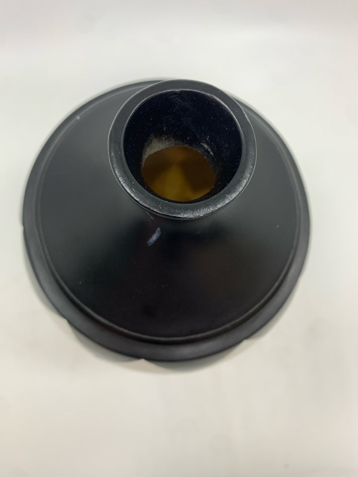 BLACK/WHITE CHECKERED VASE.