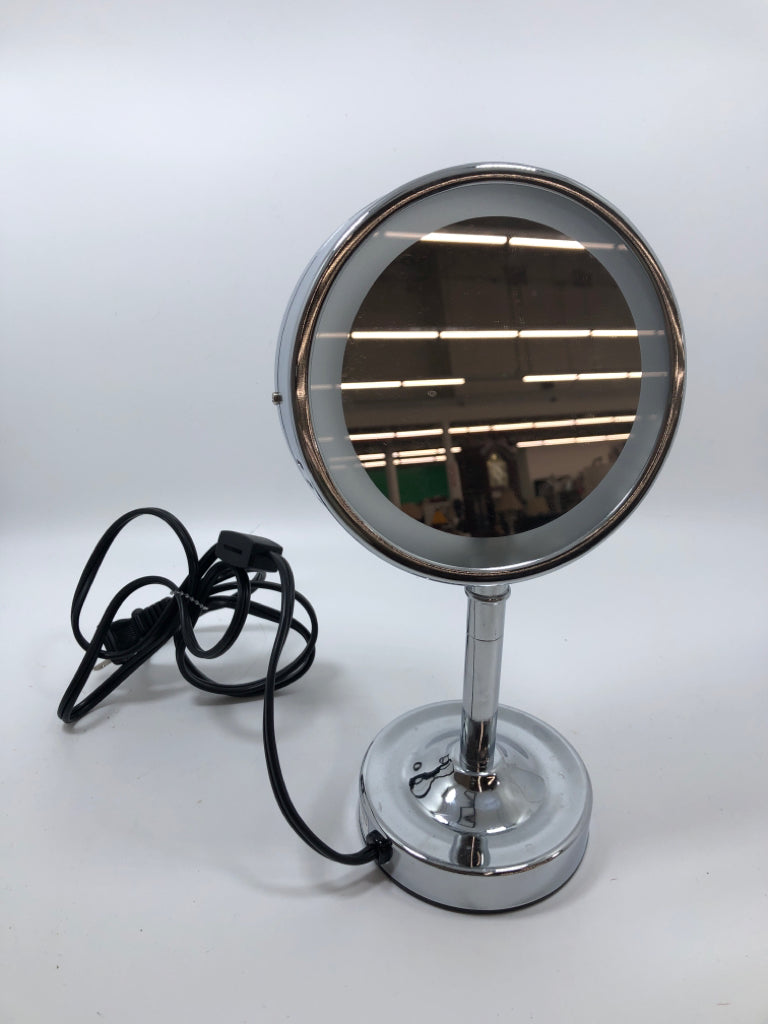 LIGHT UP VANITY MIRROR.