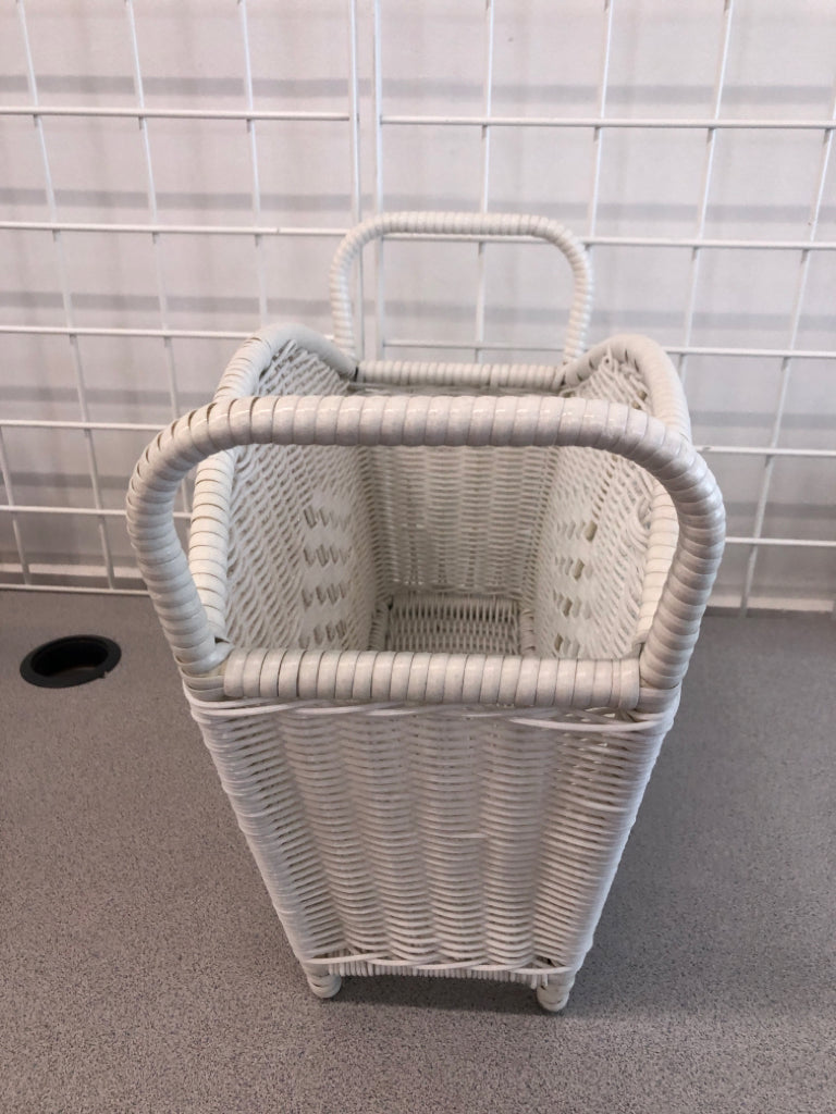 WHITE WICKER MAGAZINE HOLDER.