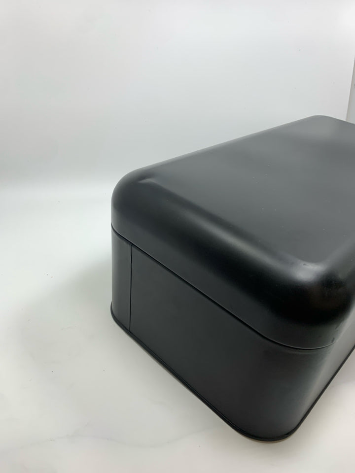 BLACK METAL BREAD BOX.