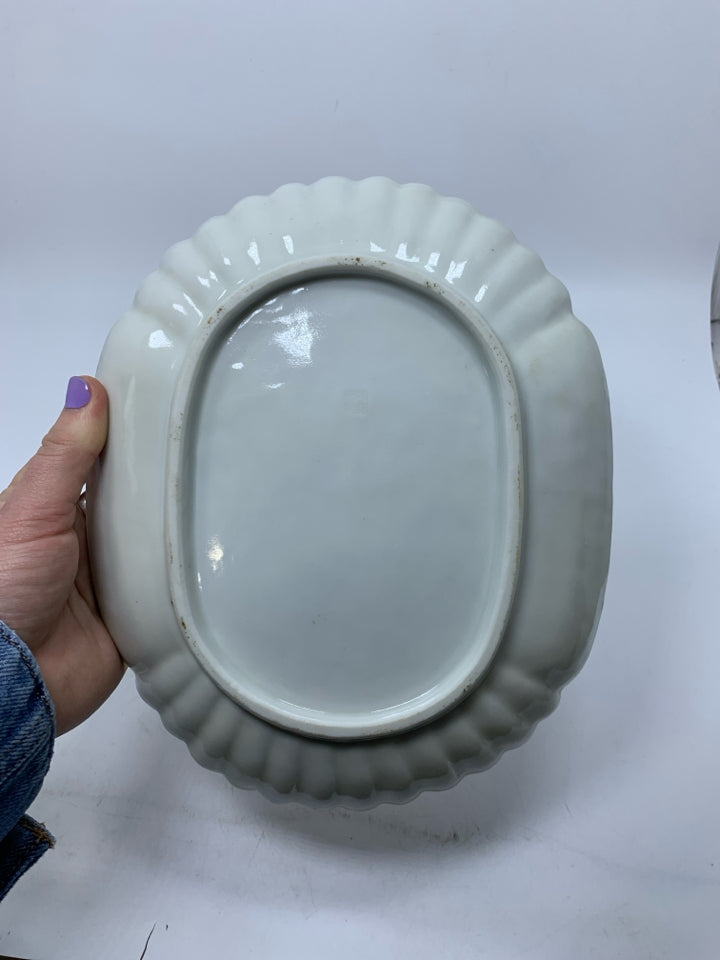 GOLDEN DETAIL SCALLOP EDGE OVAL PLATE- DECORATIVE.