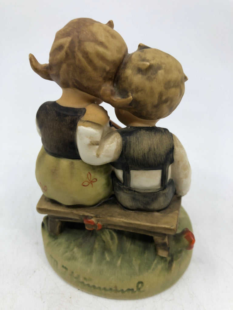 VTG HUMMEL "SMART LITTLE SISTERS".